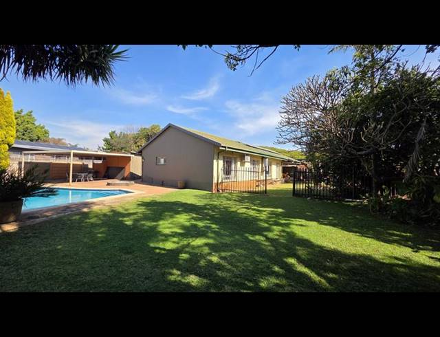 3 BEDROOM HOUSE FOR SALE IN SINOVILLE